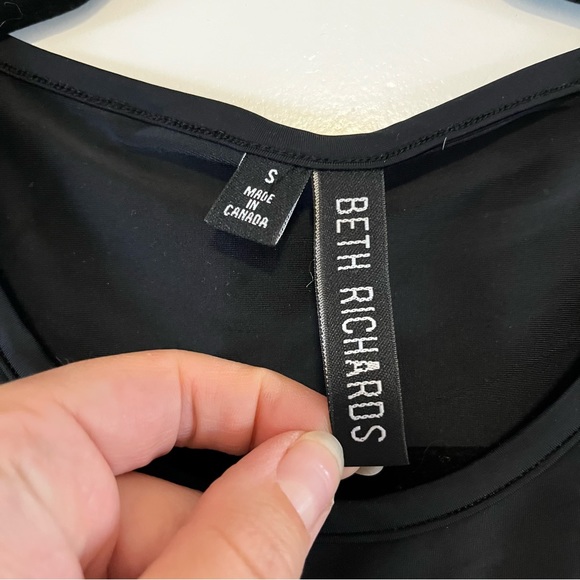 Beth Richards | Crop Top/ Bikini Top - Picture 13 of 14